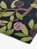 Sanderson Foraging Ullteppe Indigo 240x170cm UK-versjon