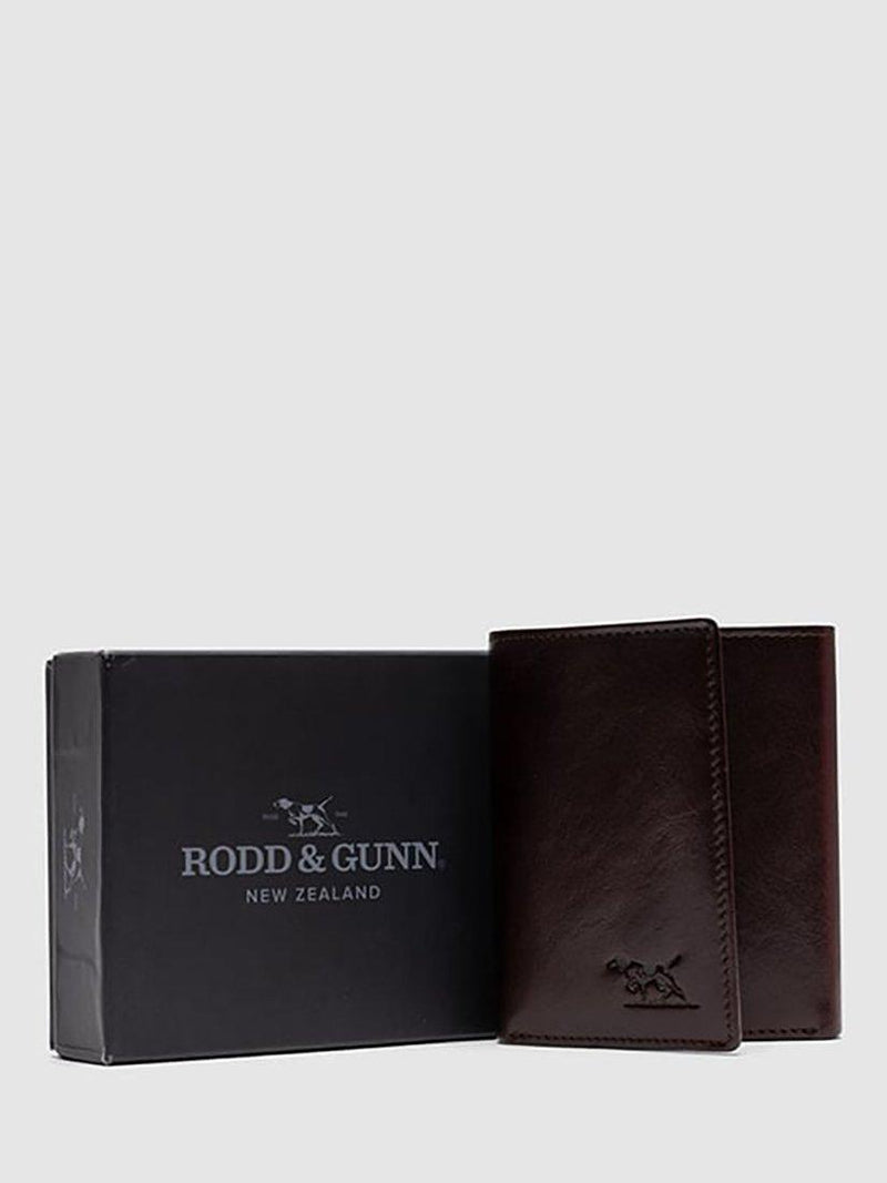Rodd & Gunn leather wallet in chocolate, imported from the UK