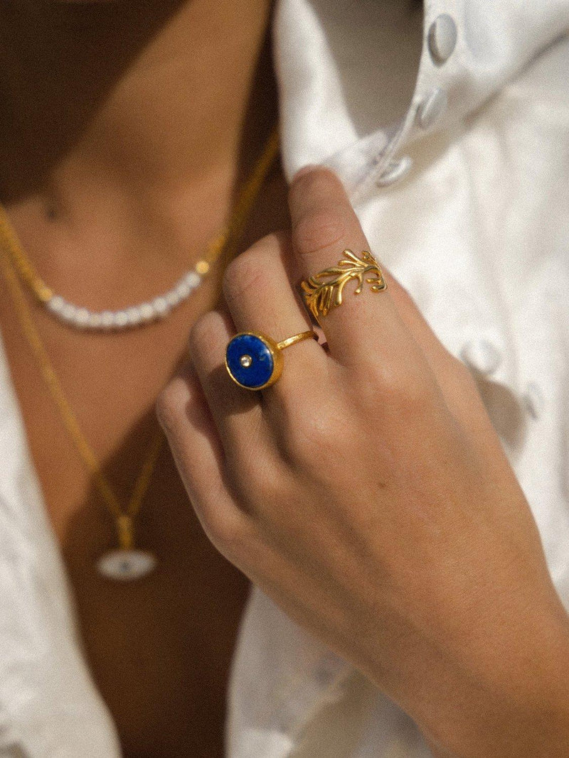 Ottoman Hands Zephyr textured gold ring, UK version
