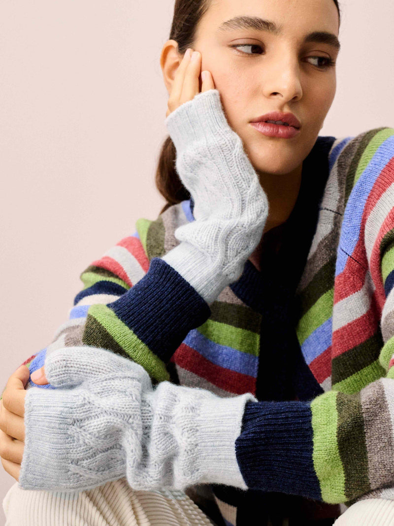 Brora cashmere cable wristwarmers pearl - British product