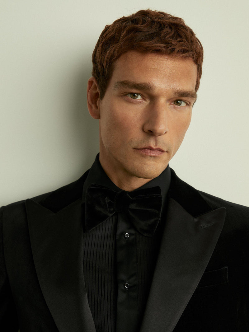Reiss Hike Velvet Bow Tie Black, UK version