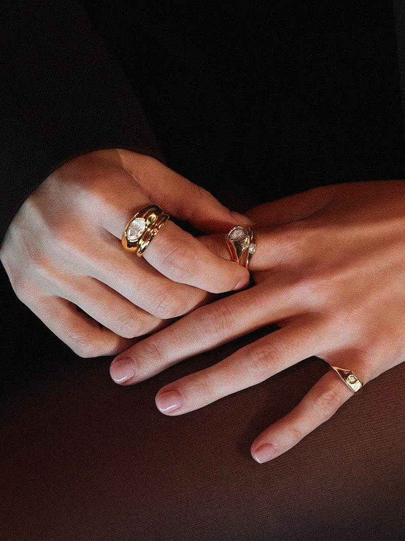 Daisy London Estée Sapphire Ring gold plated sterling silver, UK version