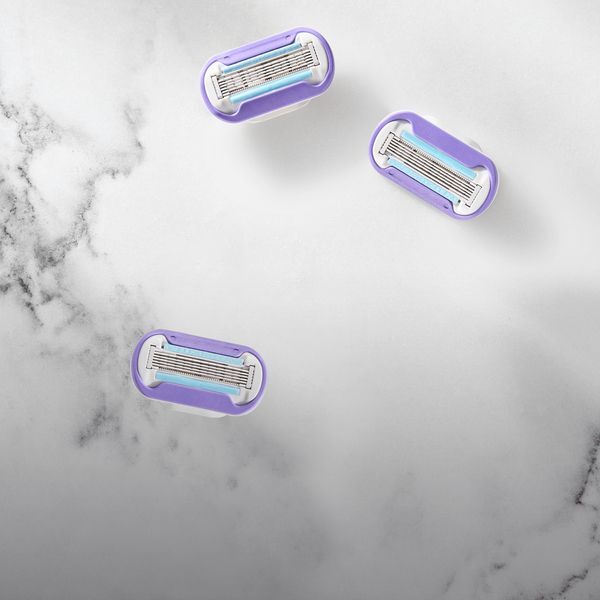 Venus Deluxe Smooth Swirl Razor Blades x3 GOODS Superdrug