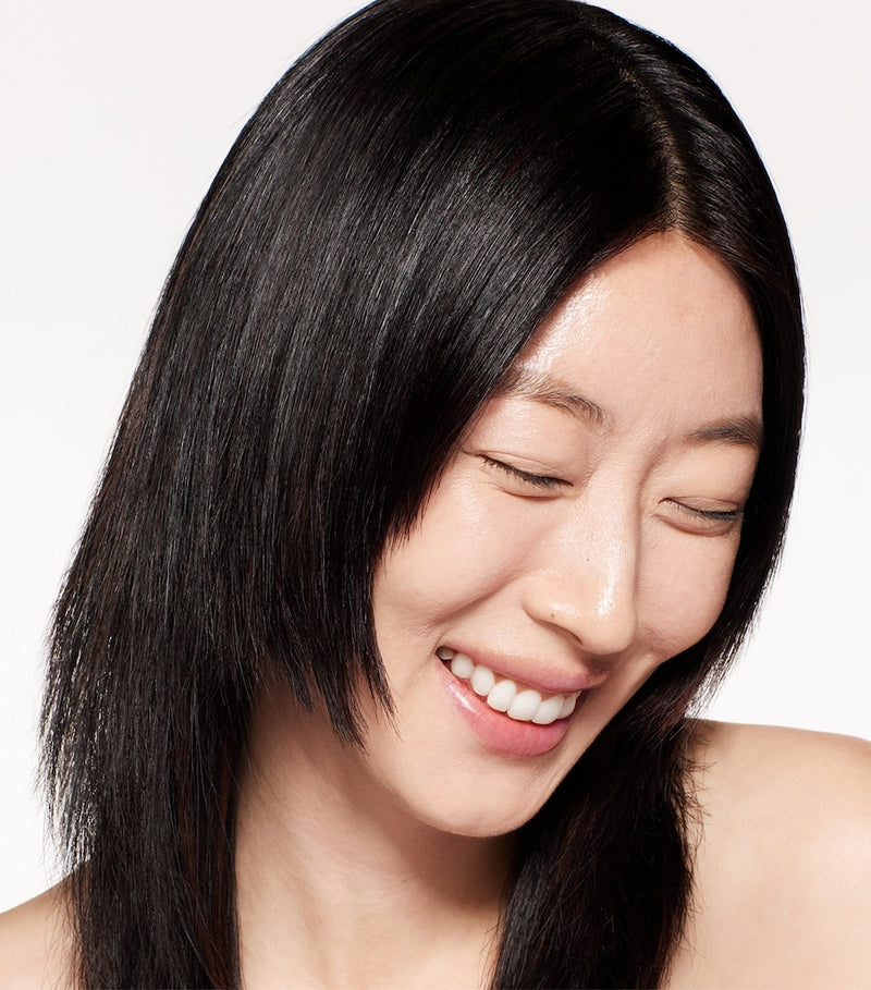 Shiseido skin glow foundation with SPF 30 in 30ml, imported from the UK