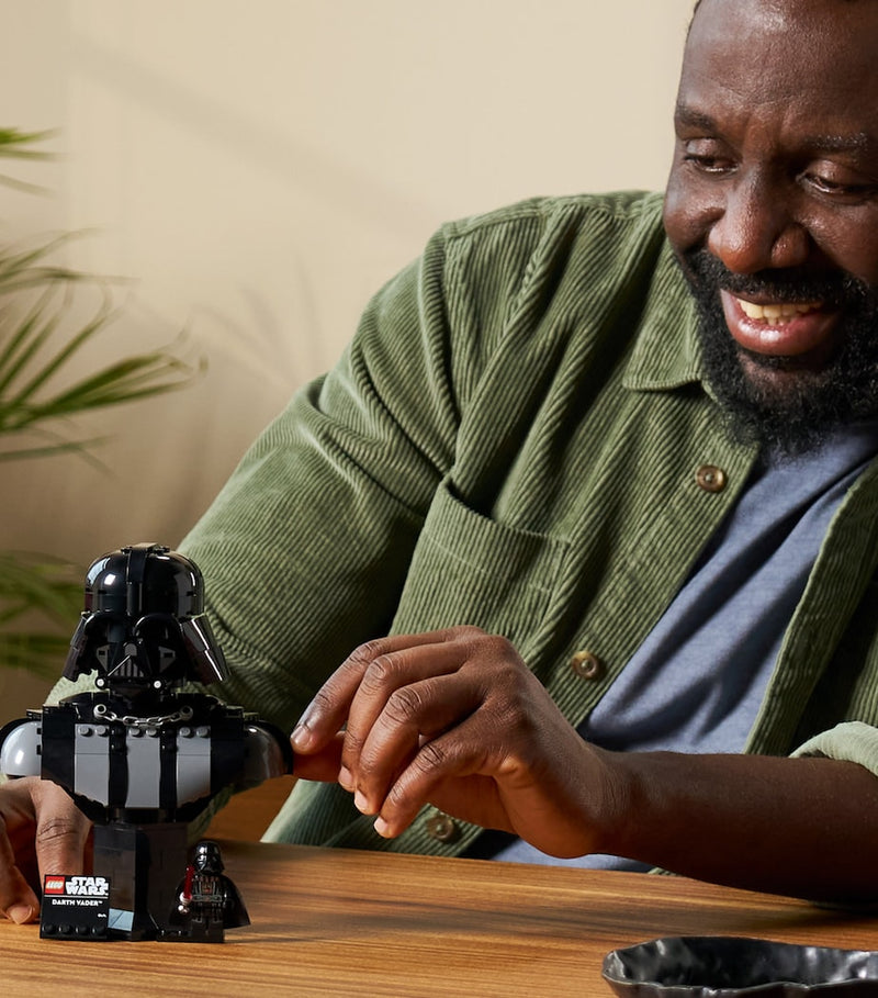 Lego Star Wars Darth Vader Bust model kit, 349 pieces, imported from the UK