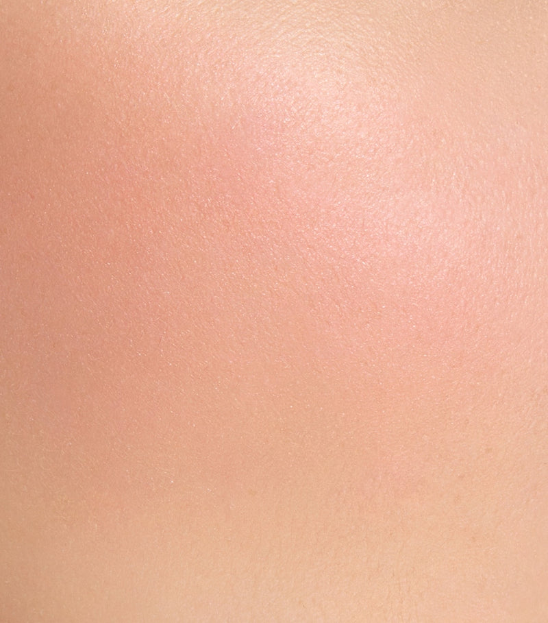 Suqqu Blurring Color Blush powder blush (British brand)