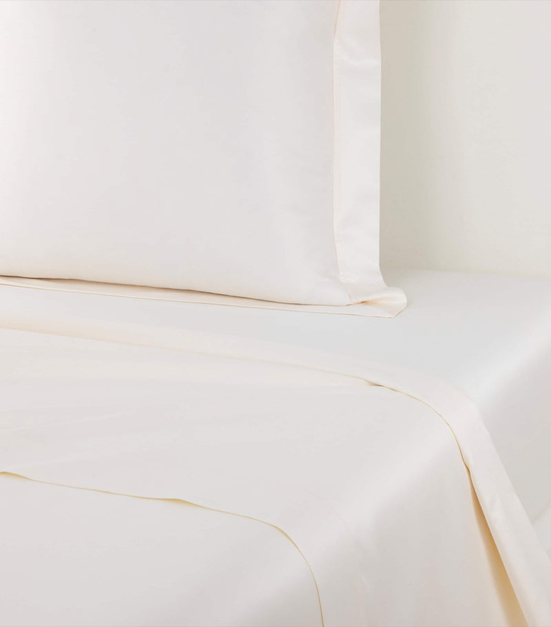 Yves Delorme Emperor flat sheet 300cm x 320cm (British brand)