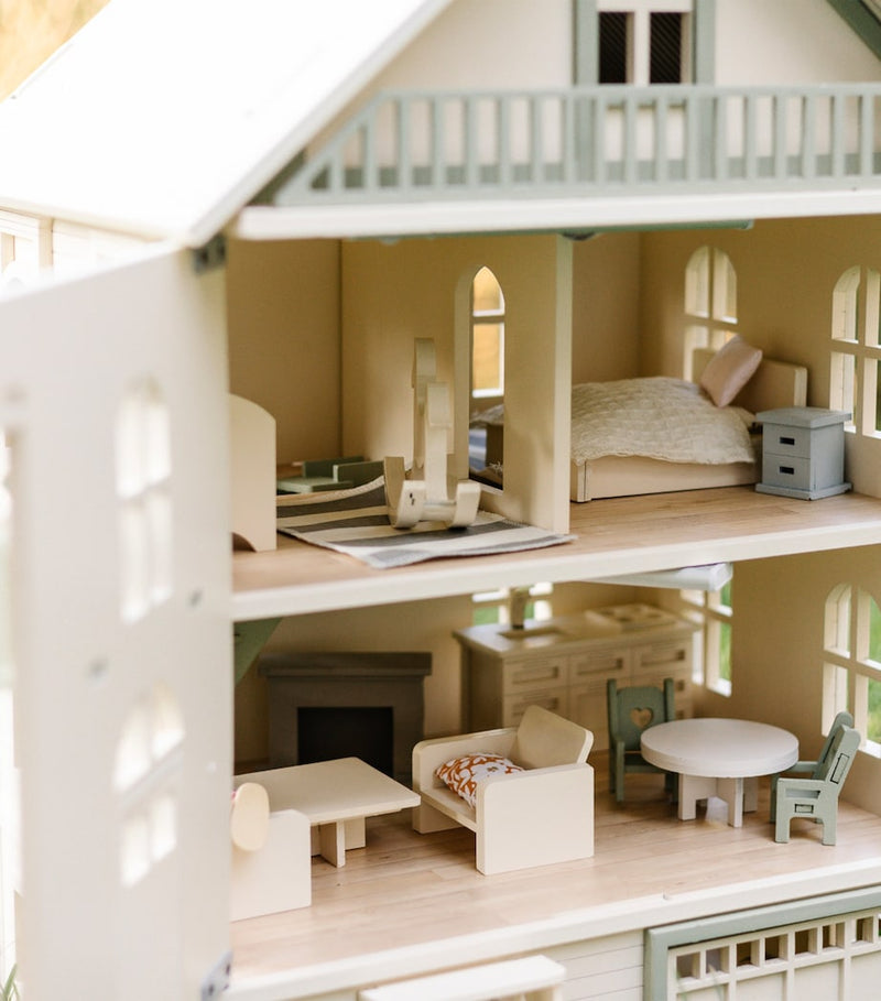 Little Forest Animals San Francisco themed dollhouse 63cm, UK version