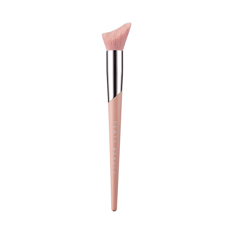 Fenty Beauty Cheek-Hugging Highlight Brush 120, UK version