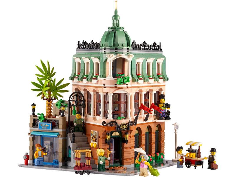 LEGO Boutique Hotel 3066 piece model - British product