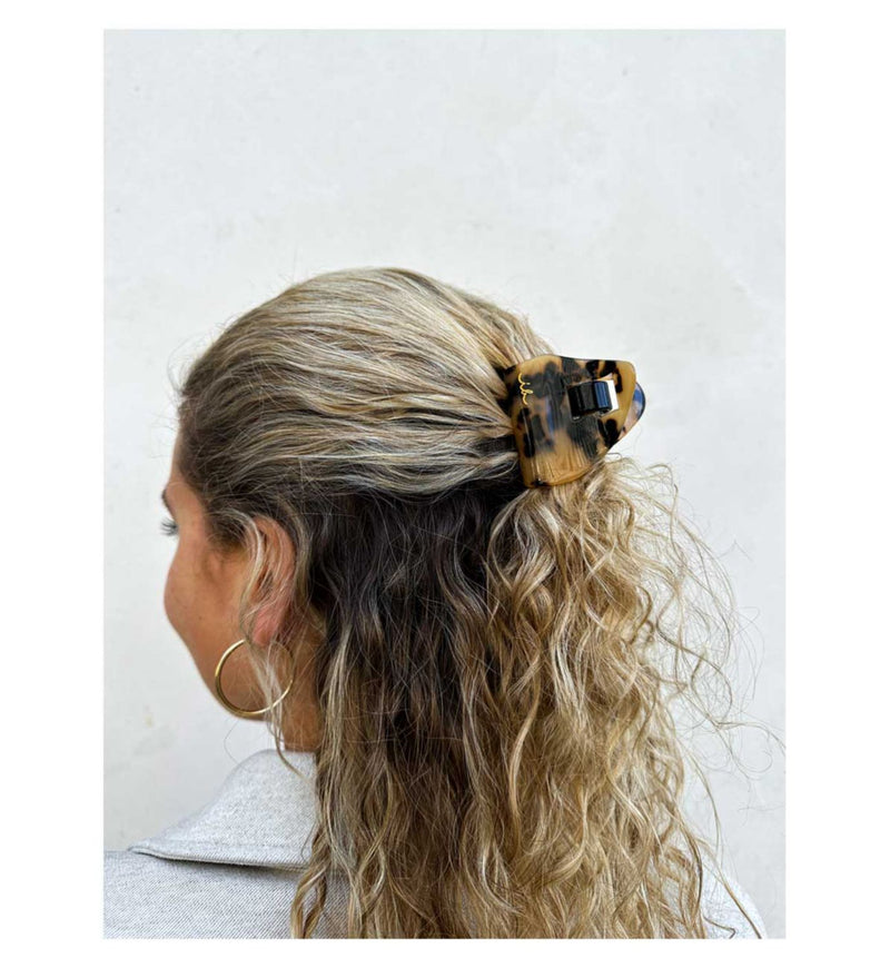 Invisibobble Everclaw hair clip Leo Love, UK version