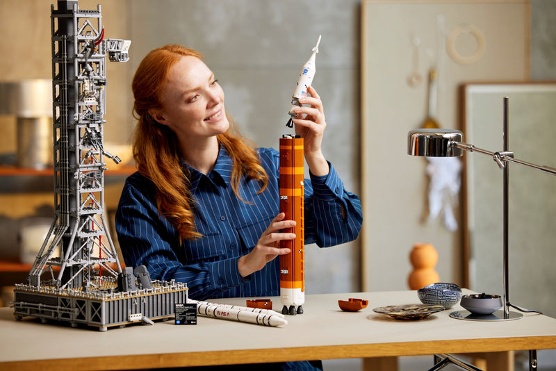 LEGO NASA Artemis Space Launch System model kit 3601 pieces, imported from the UK