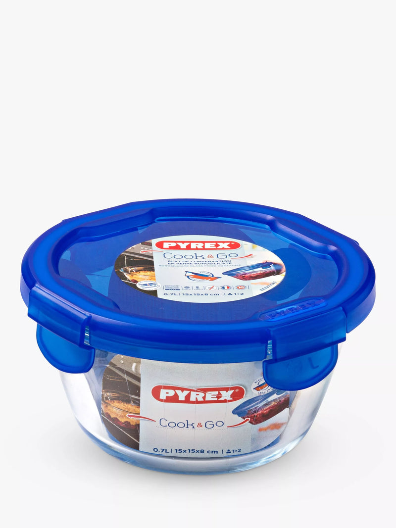 Pyrex glass dish 700ml with lid (British brand)