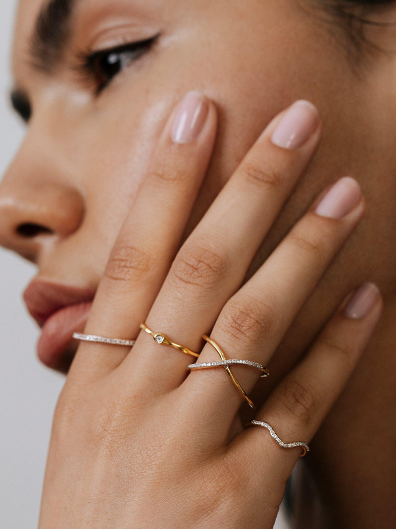 Monica Vinader Kiss Diamond Ring in gold, UK version