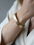 Tutti textured cuff bracelet gold - British product
