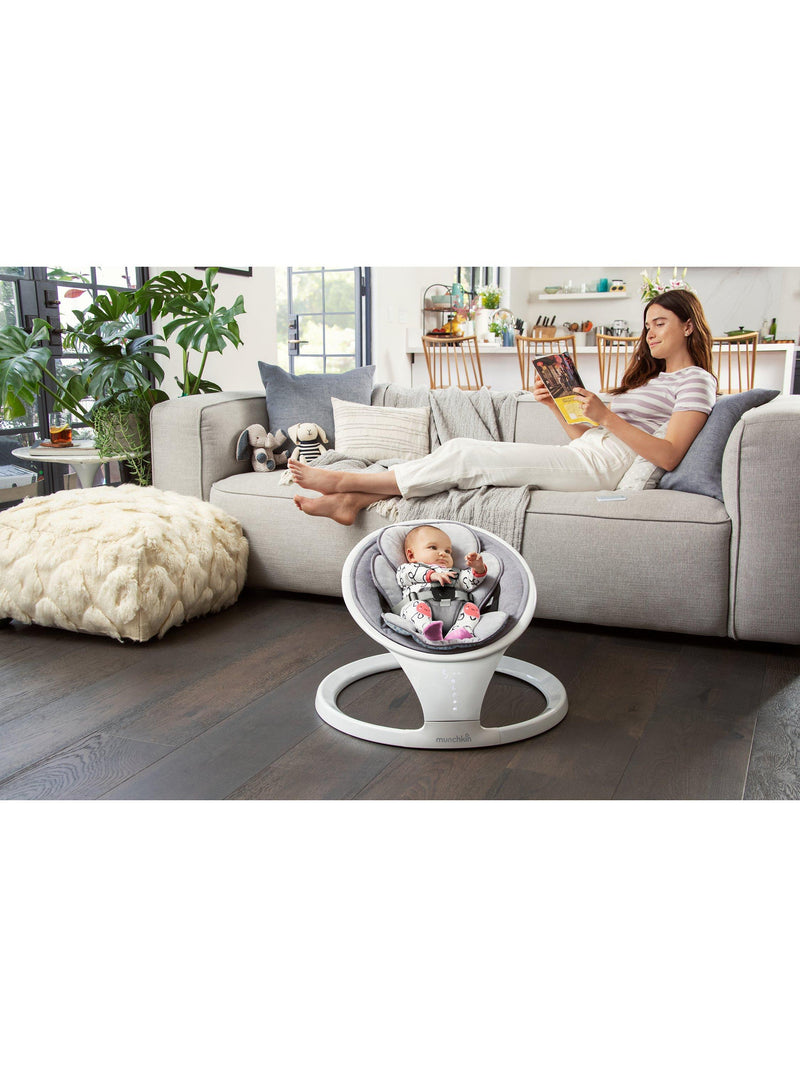 Munchkin Bluetooth baby swing lightweight, UK version
