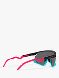Oakley men's wrap sunglasses with polycarbonate lenses (British brand)