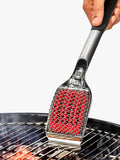 OXO bristle-free BBQ grill brush with replaceable head - British product