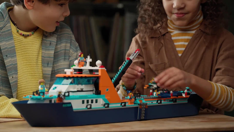LEGO City Arctic Explorer Ship building set 815 pieces - British product