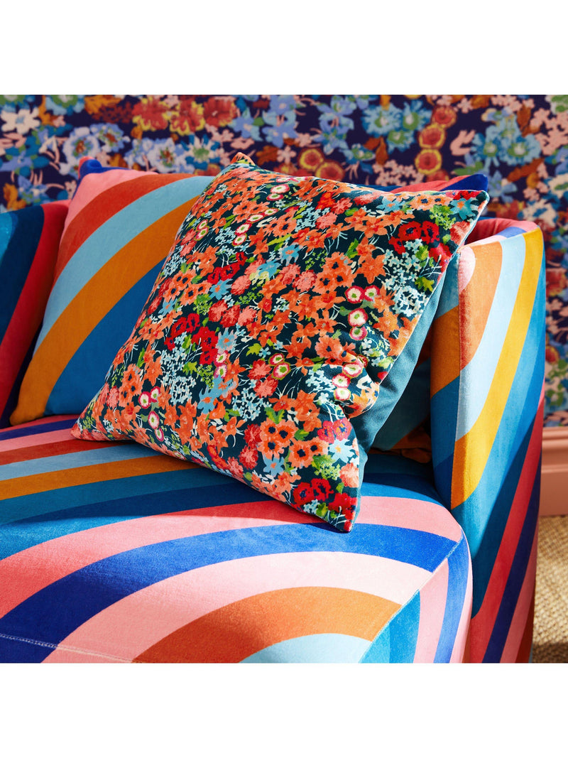 قماش Harlequin Wildflower Meadow الزهري 136 سم، النسخة البريطانية