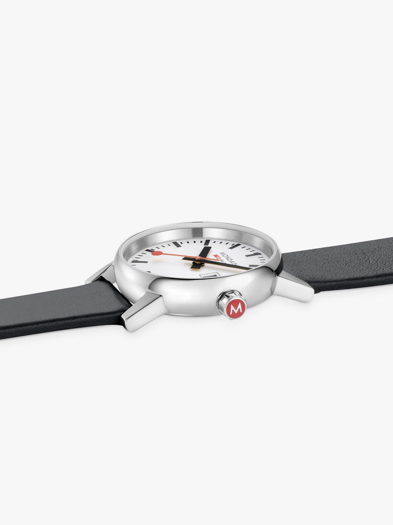 Mondaine Damenuhr 30mm mit veganem Lederarmband - Britisches Produkt