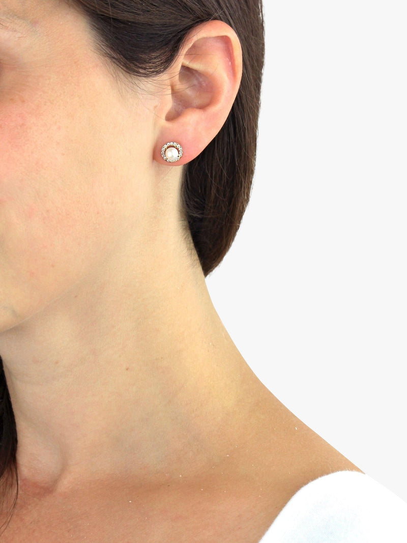 IBB 9ct gold pearl disc stud earrings, imported from the UK