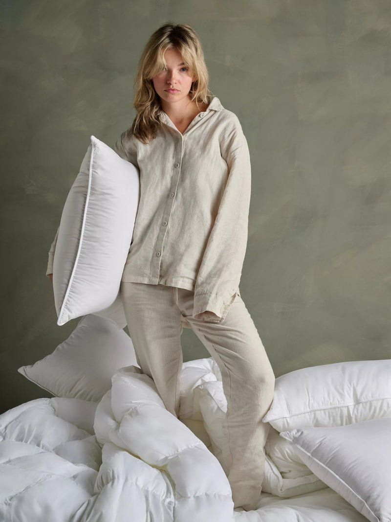 Bedfolk down alternative kingsize pillow, medium - British product