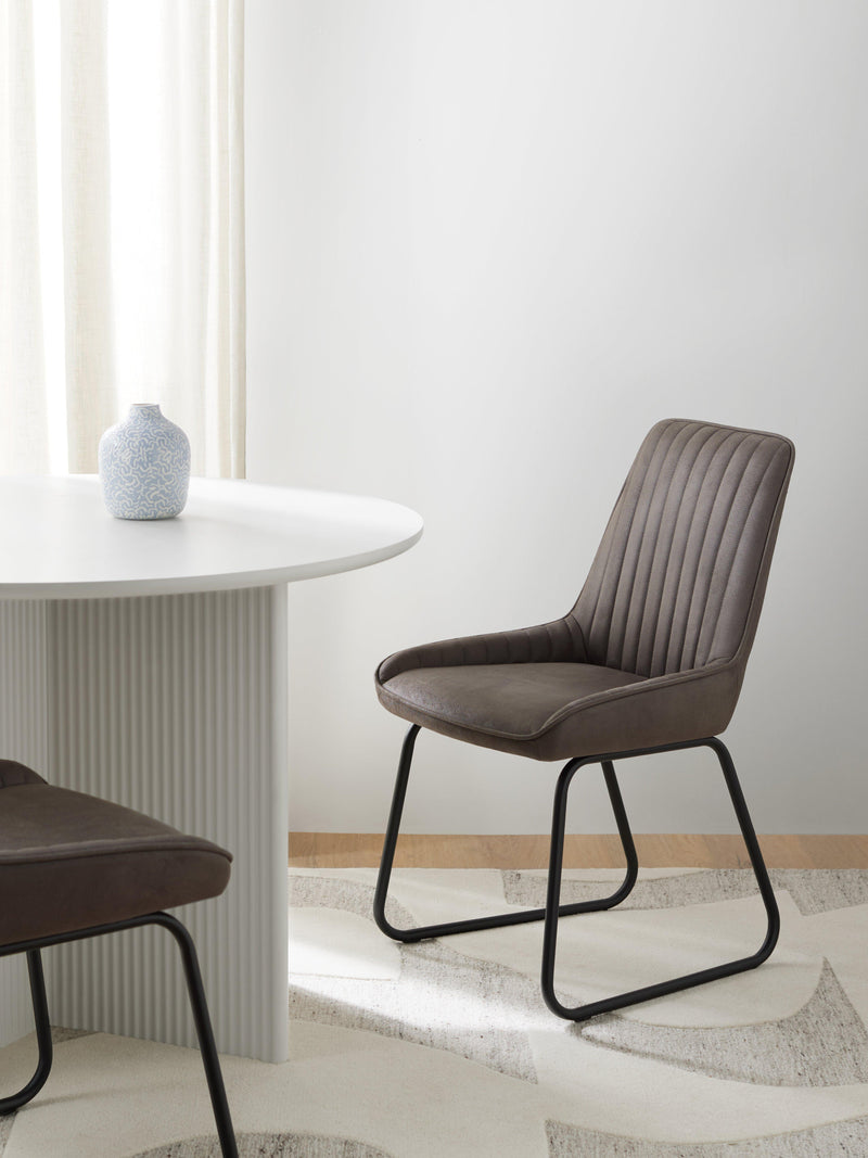 John Lewis Brooks II side spisestoler sett med 2, importert fra Storbritannia