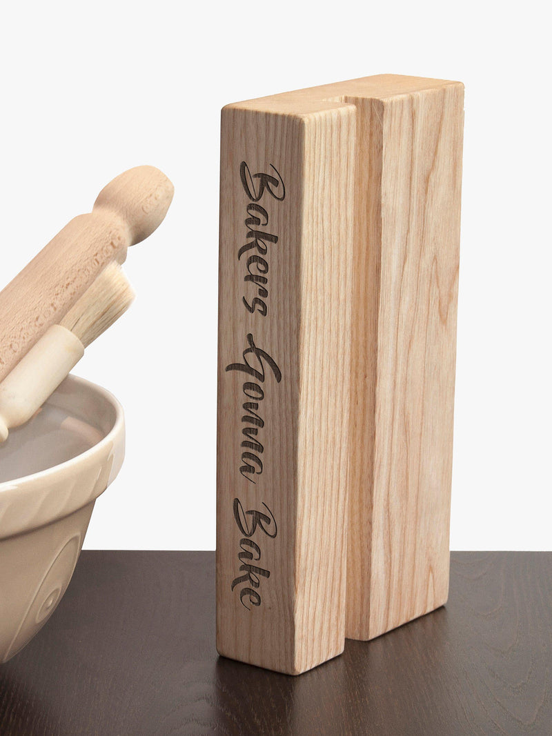 Treat Republic personalised oak kitchen holder brown (British brand)