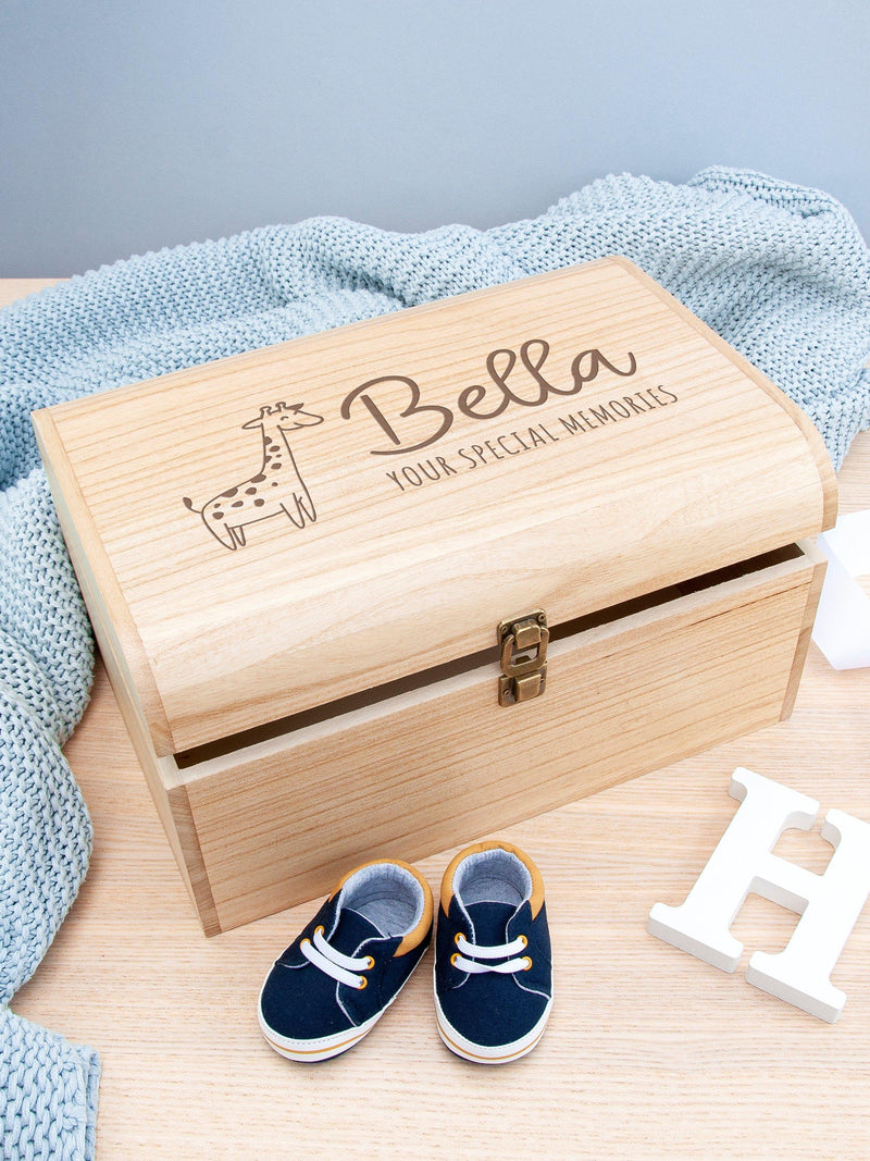 Treat Republic personalised baby giraffe keepsake chest (British brand)