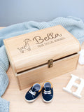 Treat Republic personalised baby giraffe keepsake chest (British brand)