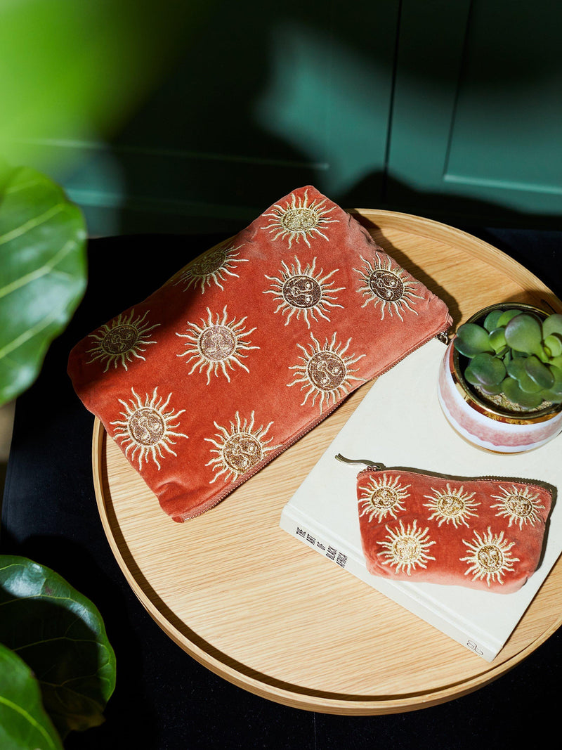 Elizabeth Scarlett Sun Goddess velvet pouch rust, UK version
