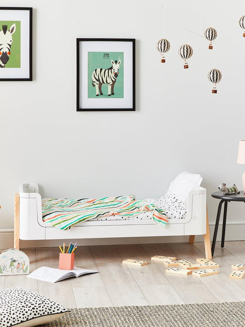 Gaia Baby Hera Cot Bed and Dresser Bundle Nursery Set, UK version