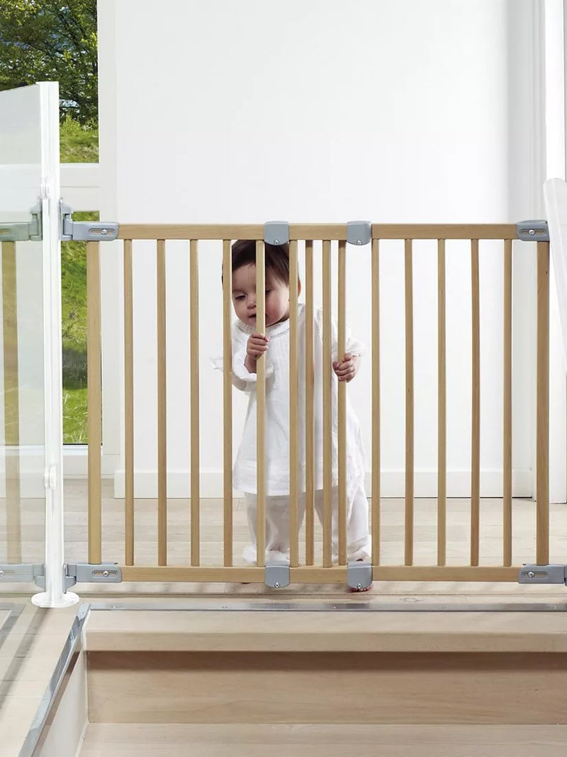 BabyDan Flexifit wooden safety gate Beechwood - British product