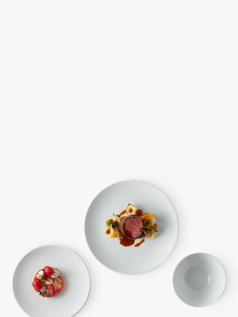 Wedgwood Gio white bone china dinnerware set 12-piece, UK version