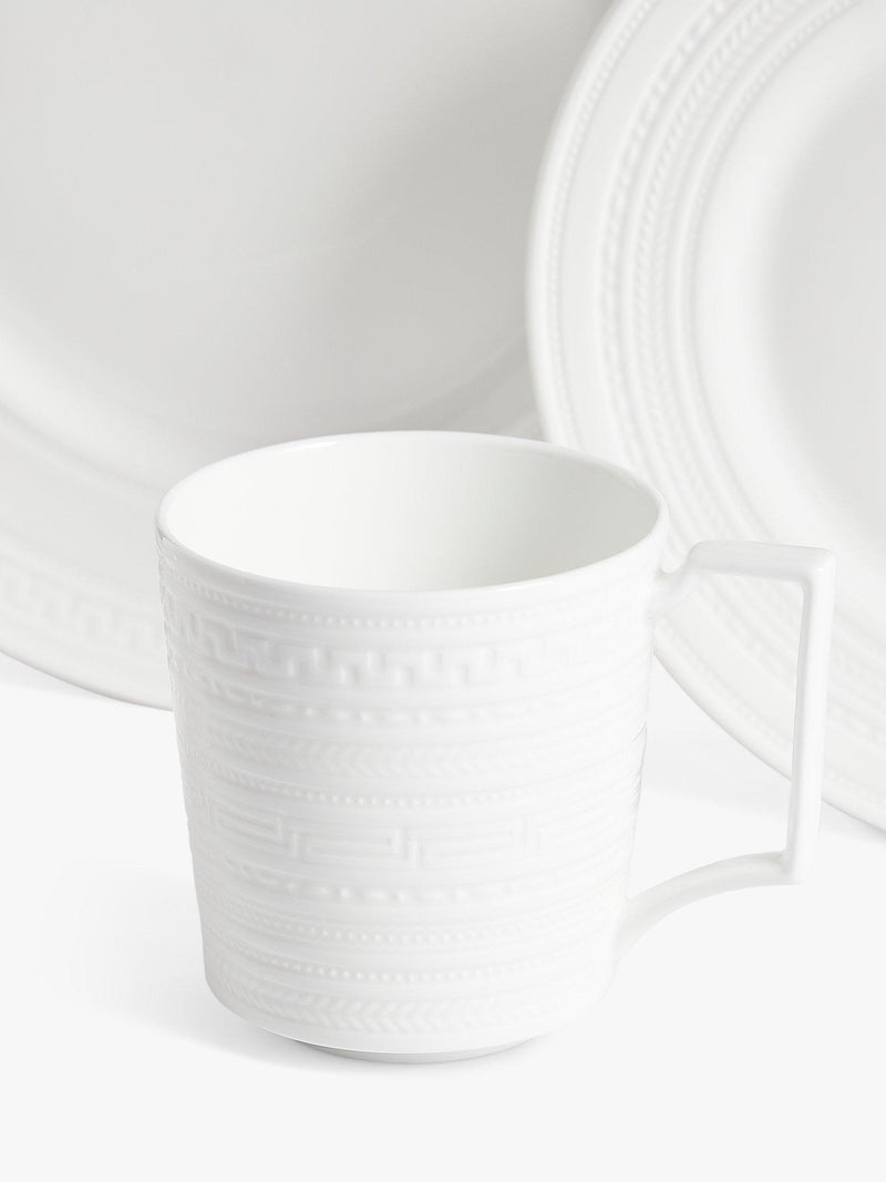 Wedgwood Intaglio bone china dinnerware set 16 piece (British brand)