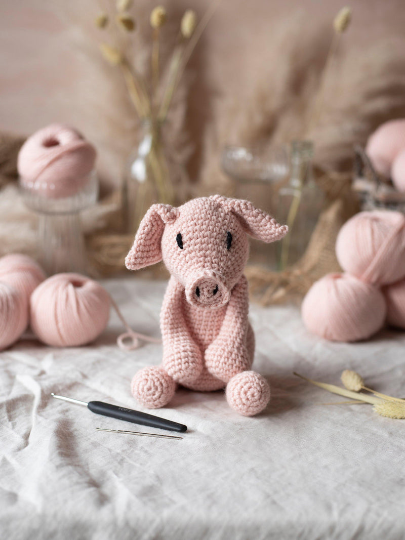 TOFT Richard the Pig crochet kit 80g, imported from the UK