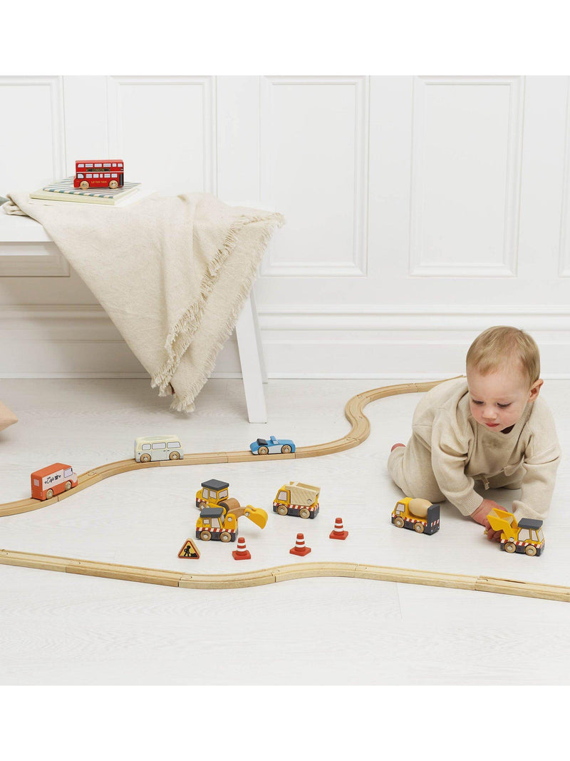 Le Toy Van wooden construction vehicle set, UK version