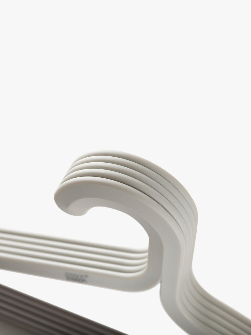 Joseph Joseph anti tangle hangers set of 5 ecru, imported from the UK