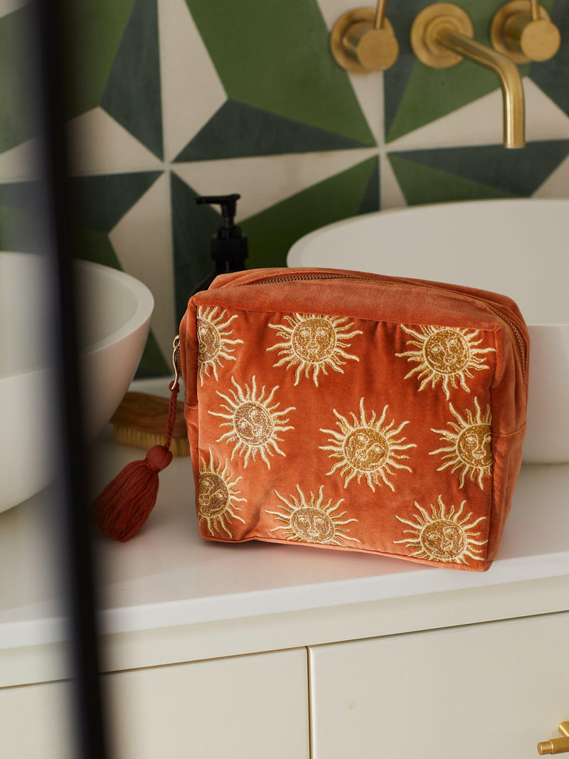 Elizabeth Scarlett Sun Goddess washbag - British product