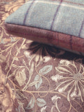 Morris & Co. Honeysuckle & Tulip furnishing fabric 137cm - British product