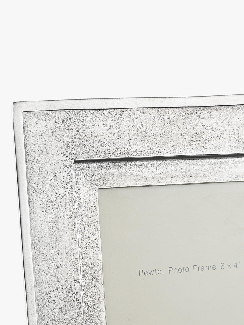 Lancaster and Gibbings Walton Pewter Photo Frame 4 x 6, UK version