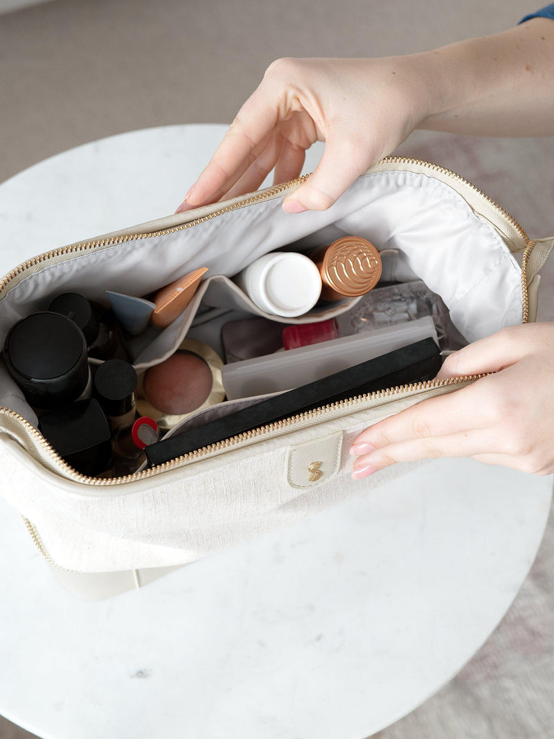 Stackers linen finish wash bag with multiple pockets and removable divider (British brand)