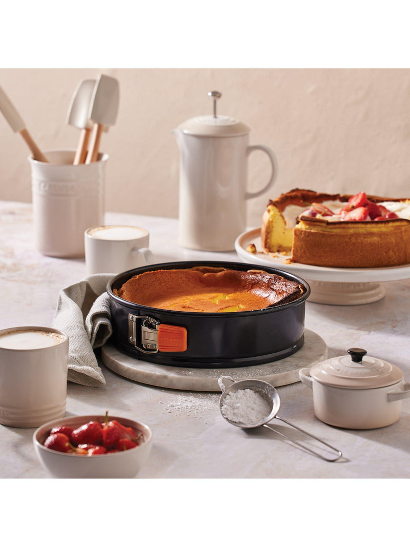 Le Creuset non-stick springform cake tin 21.7cm (British brand)