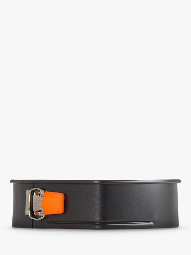 Le Creuset heart springform cake tin 25cm, UK version
