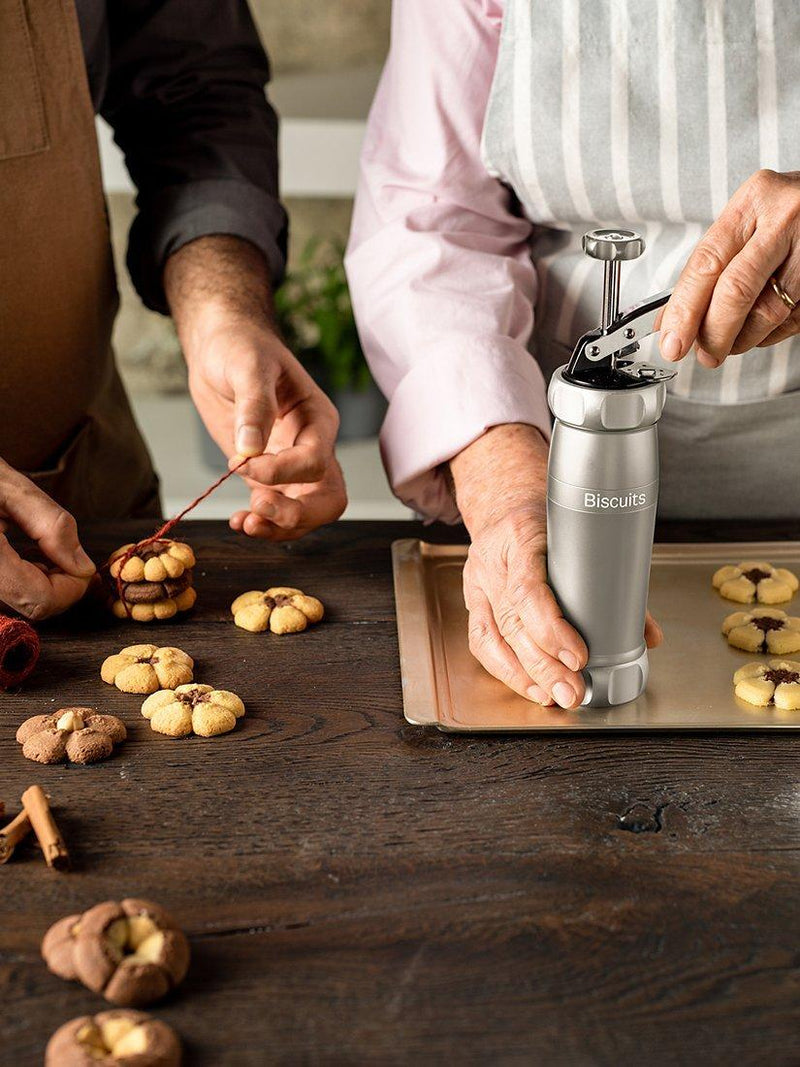 Marcato biscuit press 20 shapes two sizes (British brand)