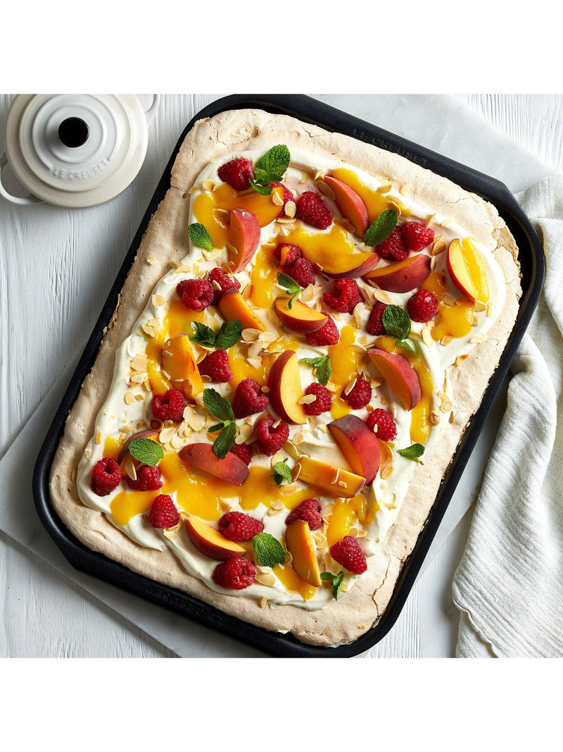 Le Creuset non-stick oven tray 35cm, UK version