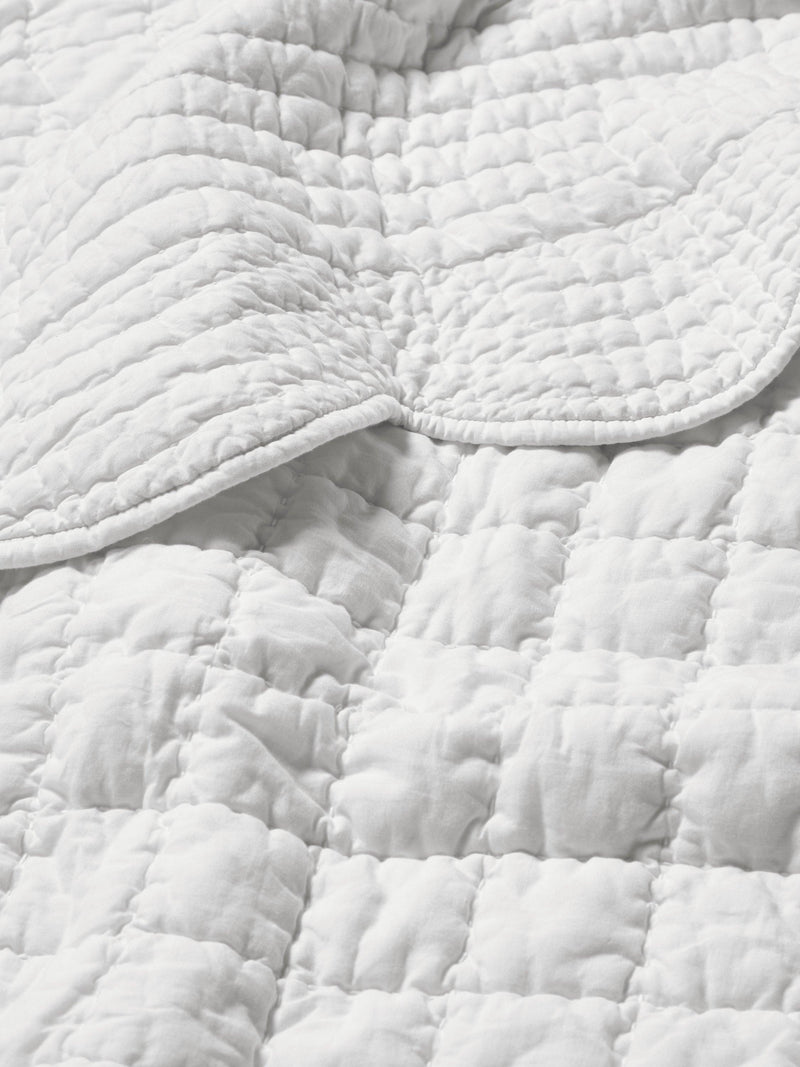 John Lewis scallop cotton quilt white king size, UK version
