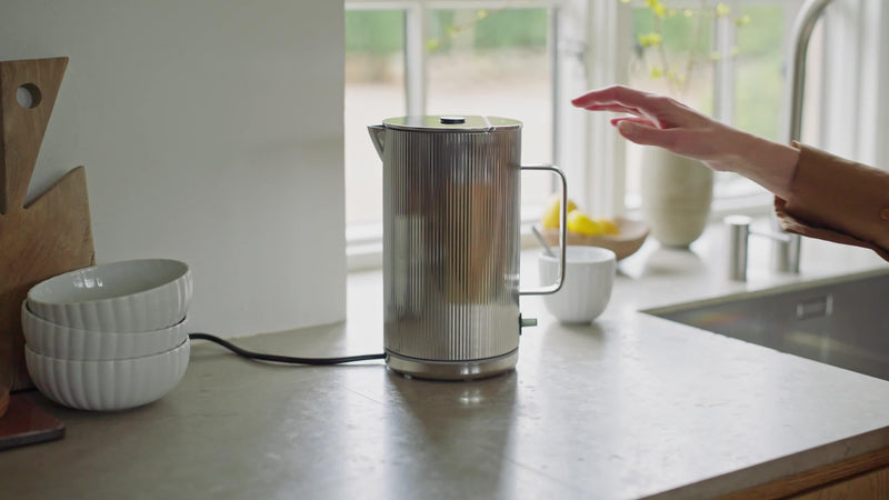 Georg Jensen Bernadotte electric kettle silver, UK version