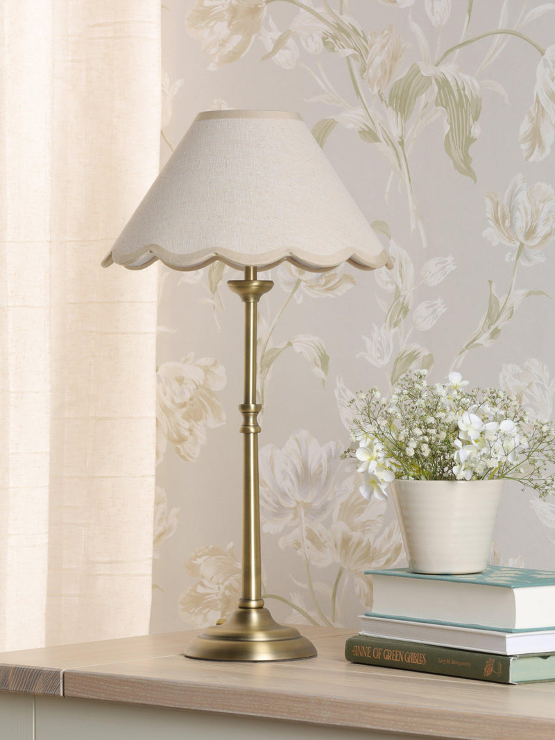 Laura Ashley Cordwell Muschel-Tischlampe (Britische Marke)